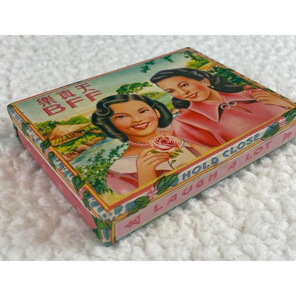 BLUE Q • Pink/Green/Multi 2011 Asian BFF Novelty Mini Pocket Box - Picture 8 of 15